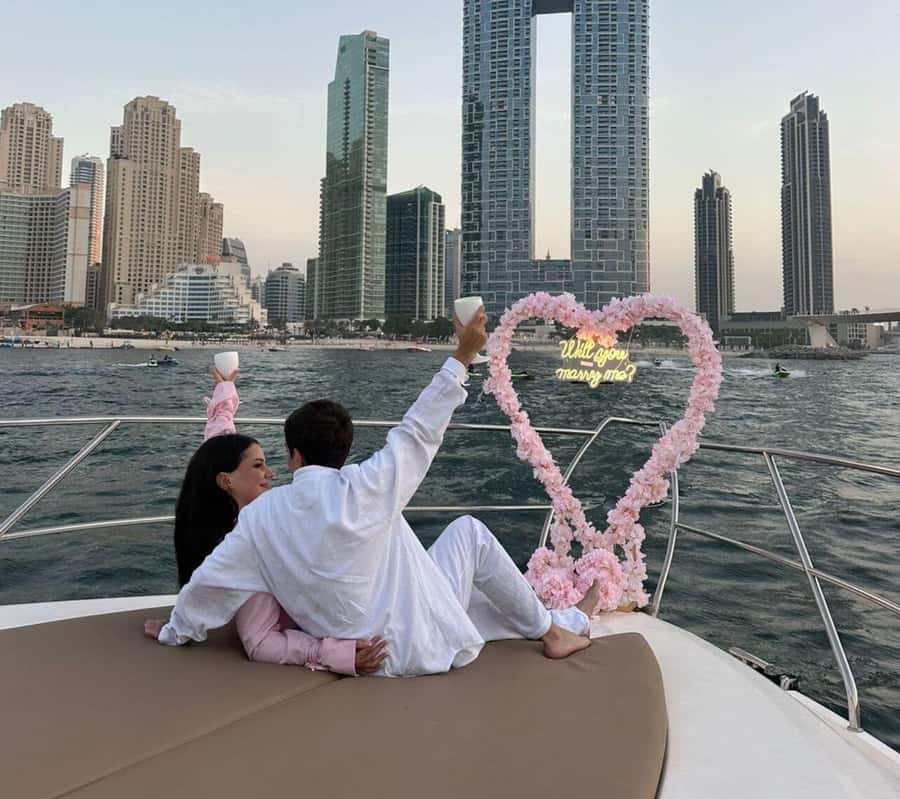 Dubai: Palm Jumeirah luxury private yacht Tour - Leaving Dubai Marina for the first skyline views