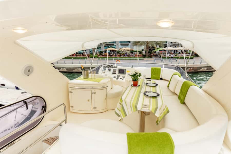 Dubai: Private Luxury Yacht Cruise for up to 20 People - Why seeing Dubai from a yacht makes sense