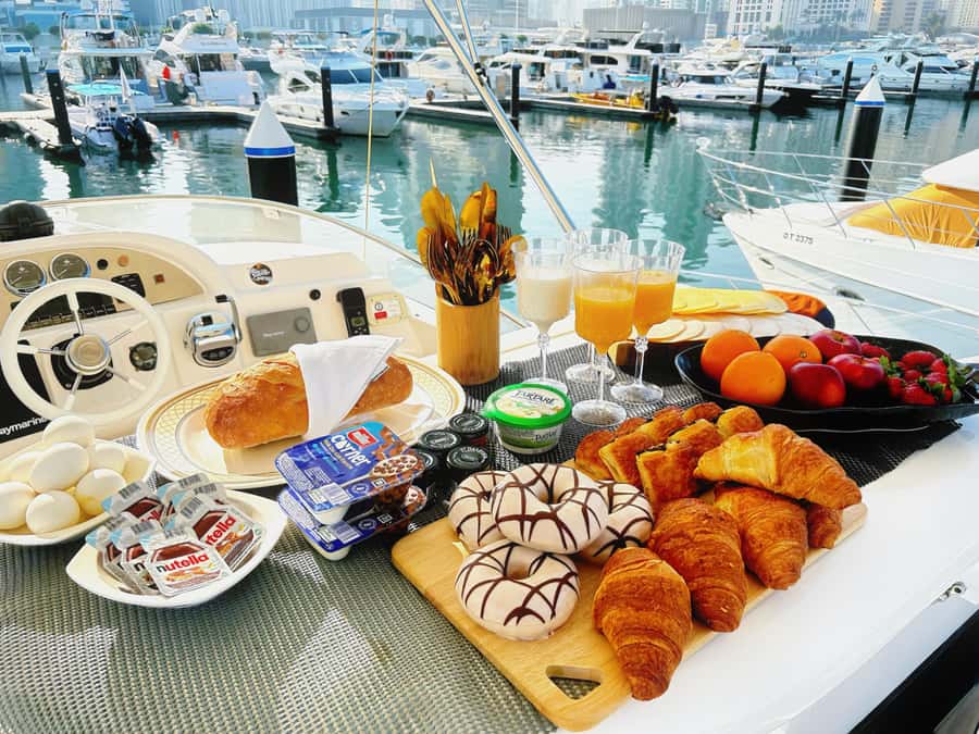 Dubai: Private Luxury Yacht Cruise + Optional Breakfast - What the private yacht gives your group