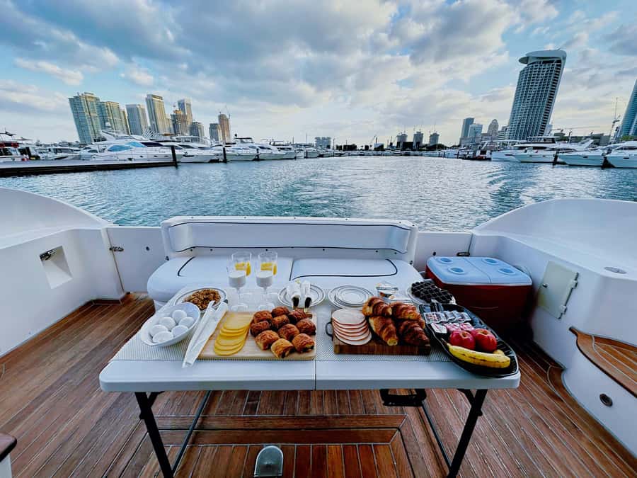 Dubai: Private Luxury Yacht Cruise + Optional Breakfast - The Dubai landmarks you may see