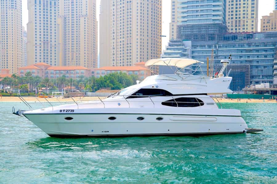 Dubai: Private Luxury Yacht Cruise + Optional Breakfast - Swimming, showers, and fishing