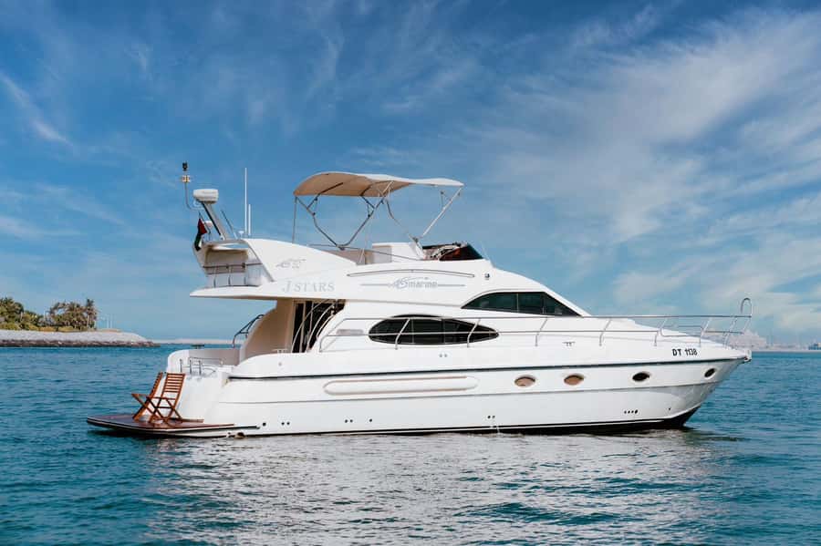 Dubai: Private Luxury Yacht Tour on a 50-Foot Yacht - Burj Al Arab and the coast beyond