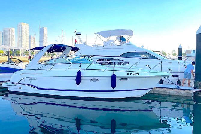 Dubai: Private Yacht Cruise on a 34 Ft Yacht - A private yacht gives Dubai a better sense of scale
