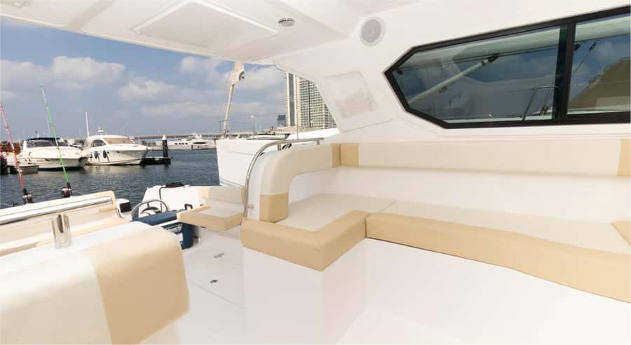 Dubai: Private Yacht Tour 36ft (+1 hr free) offer till Sep15 - What the captain and crew add