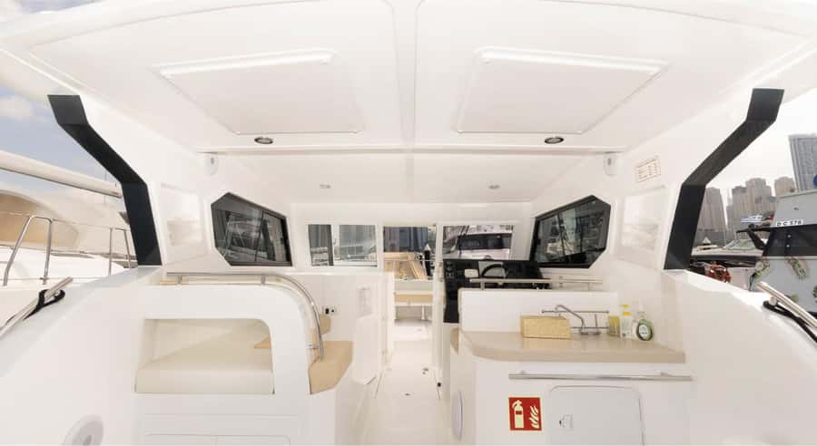 Dubai: Private Yacht Tour 36ft (+1 hr free) offer till Sep15 - What is included for the $354 group price
