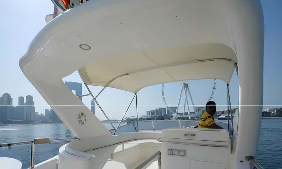 Dubai: Private Yacht Tour Experience with Soft Drinks - Atlantis and the longer coastal route