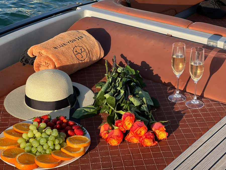 Dubai : Private Yacht Tour with Swimming at Palm Jumeirah - What is included, and what costs extra