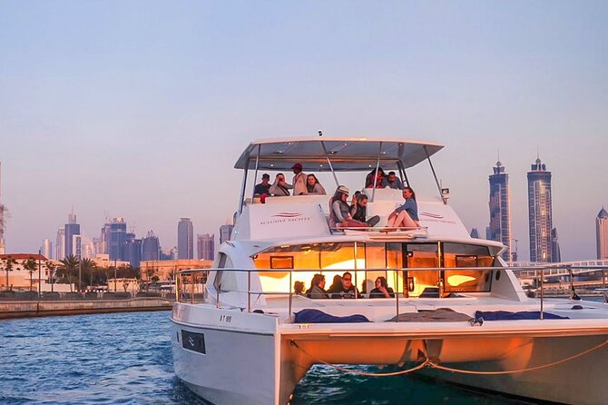 Dubai Sky Walker Sharing Yacht Tour with Live BBQ and Drinks - Service from the captain and crew