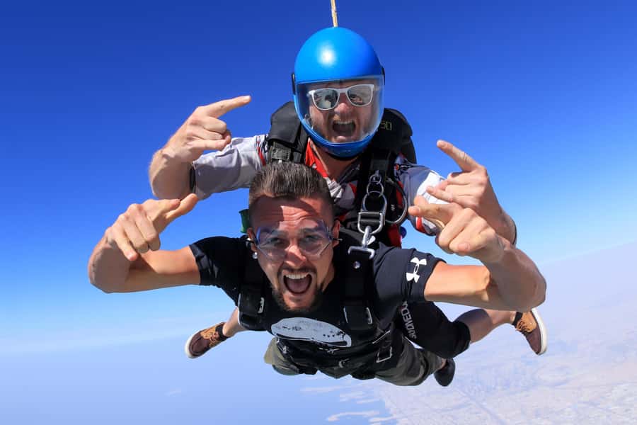 Dubai: Skydive at The Palm with Photos, Video & Yacht Tour - Landing, interview, and your media package