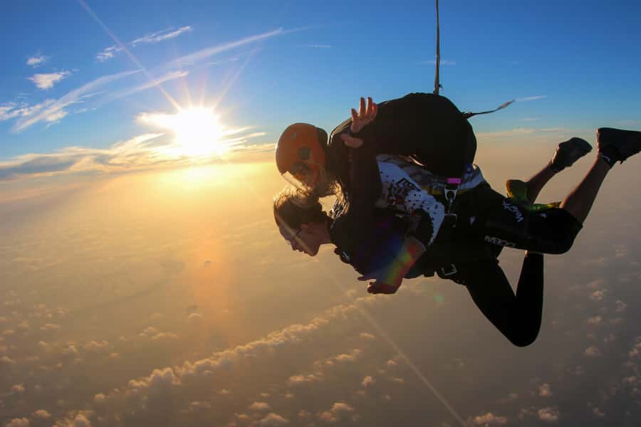 Dubai: Skydive at The Palm with Photos, Video & Yacht Tour - Check-in, documents, and the first hour