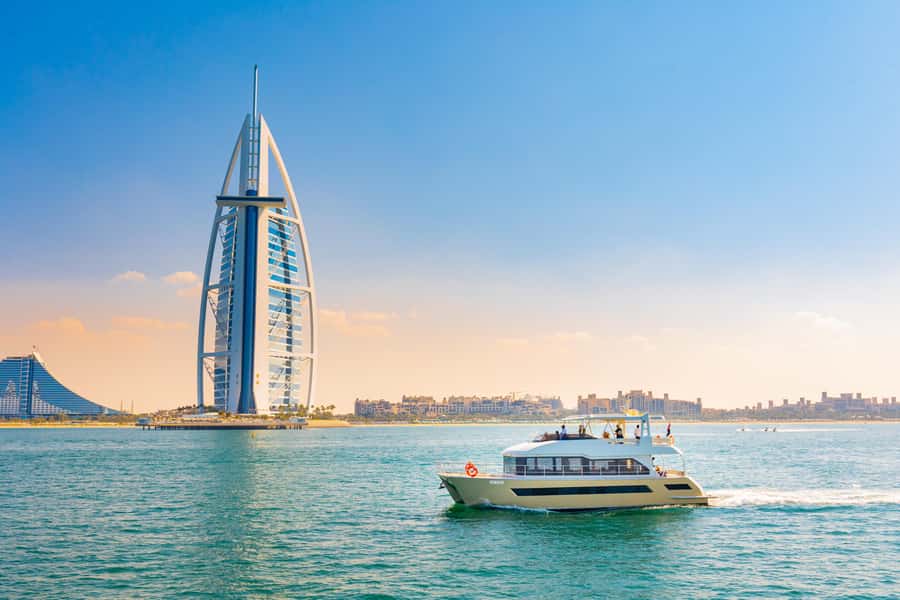 Dubai Waves & Dunes: Luxury Yacht Cruise w/ Red Dunes Safari - Pick the yacht duration carefully