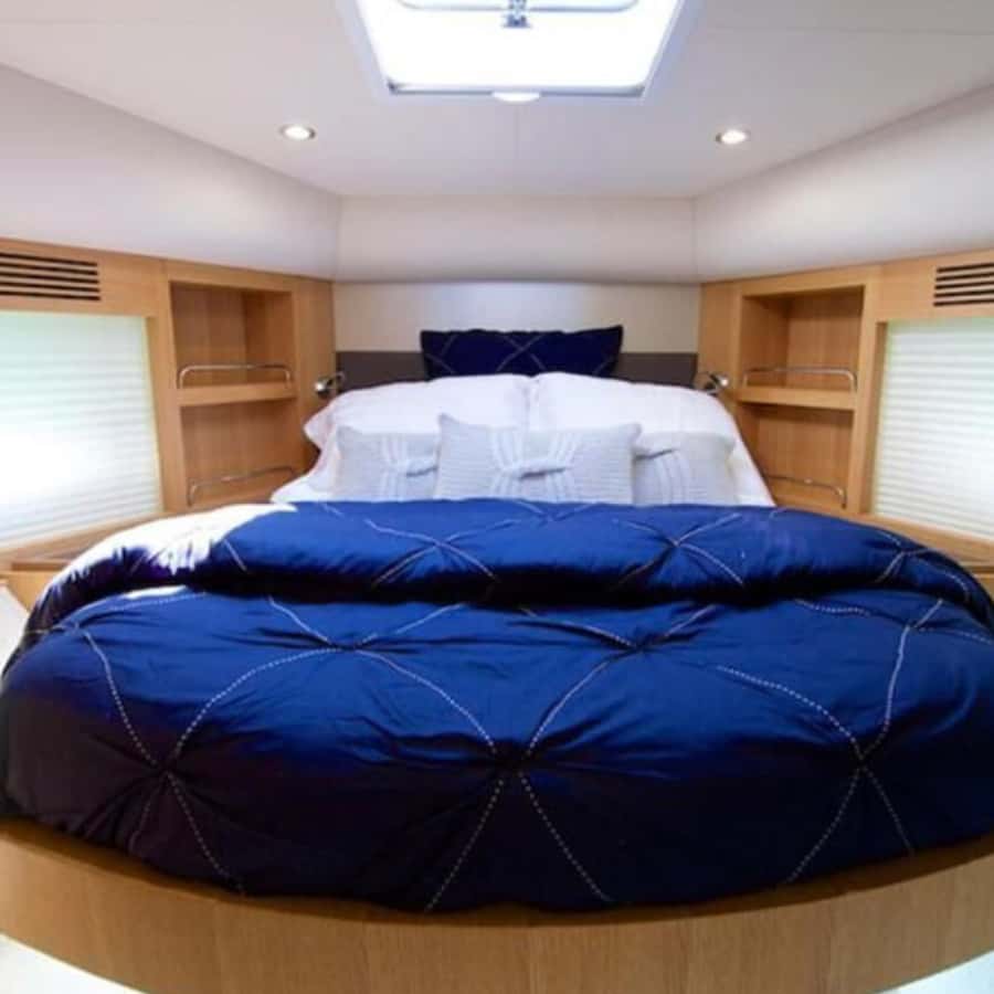 Dubai:Yacht Sightseeing with 30mins Jet-ski on Ain Dubai - Decorations and special occasions
