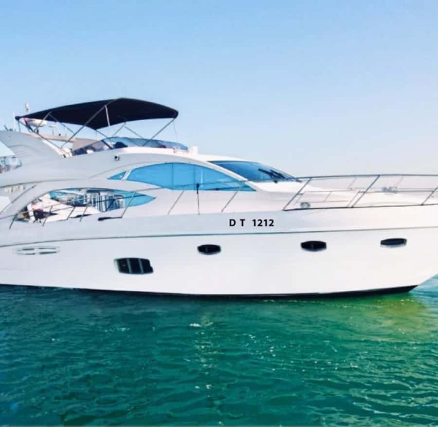 Dubai:Yacht Sightseeing with 30mins Jet-ski on Ain Dubai - JBR, Bluewaters Island, and Ain Dubai
