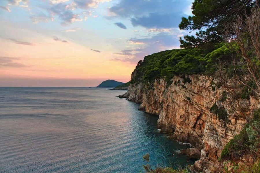 Dubrovnik: Private Luxury Yacht Tour to the Elaphite Islands - Koločep and the Blue Cave