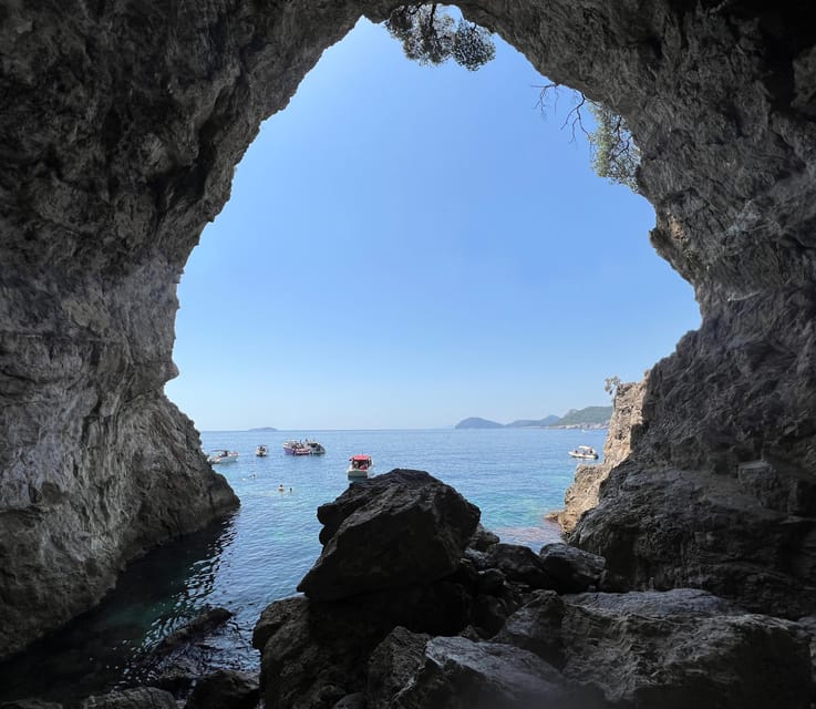 Dubrovnik: Private Luxury Yacht Tour to the Elaphite Islands - Comfort, safety, and accessibility
