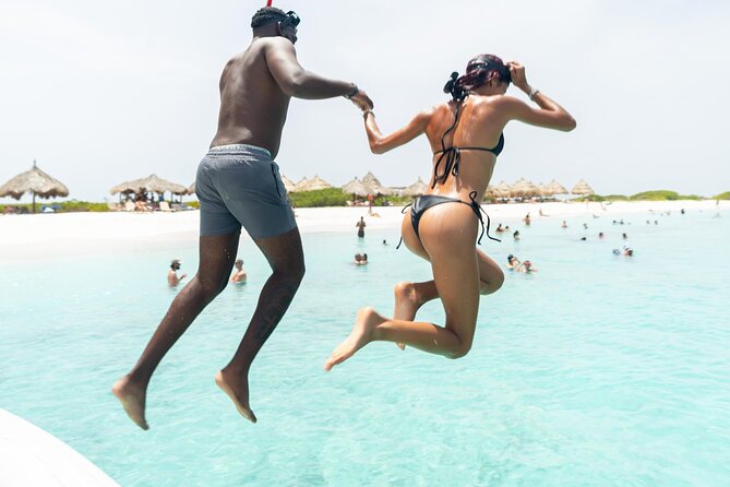 Exclusive 38ft Yacht Charter Experience in Klein Curaçao - BBQ lunch on board or under beach shade