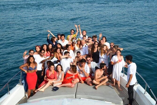Exclusive Bosphorus Cruise - Luxury Yacht Experience in Istanbul - Küçüksu Palace and the grand waterfront residences