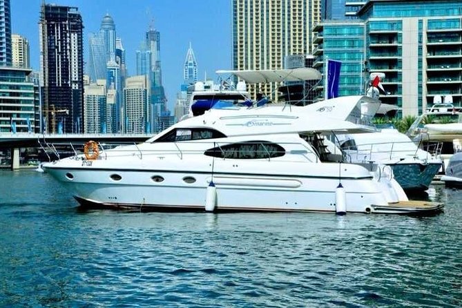 Exclusive Luxury Yacht Ride - Cruising around Palm Jumeirah