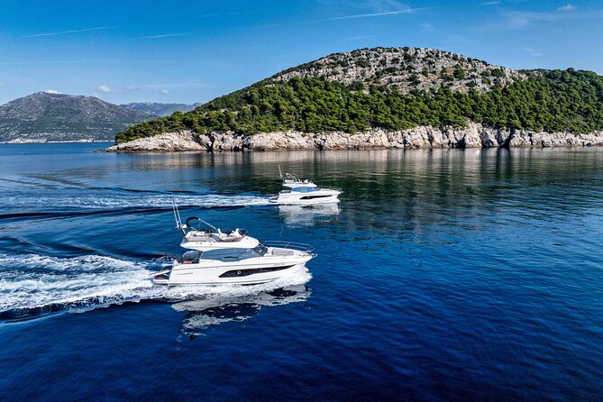 Exclusive Luxury Yacht Tour of the Elaphiti Islands - The Koločep lighthouse and a cliff-jumping choice