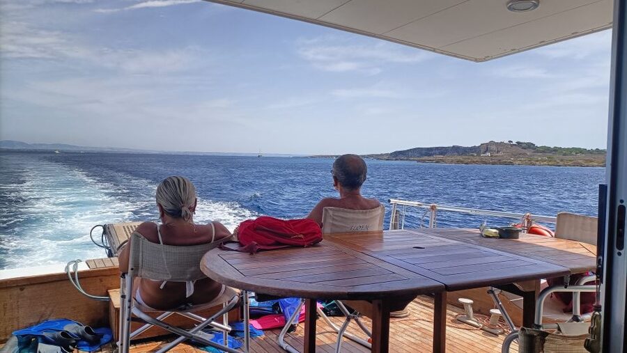 Favignana and Levanzo in relax with yacht Floen - Cala Azzurra and the first swim