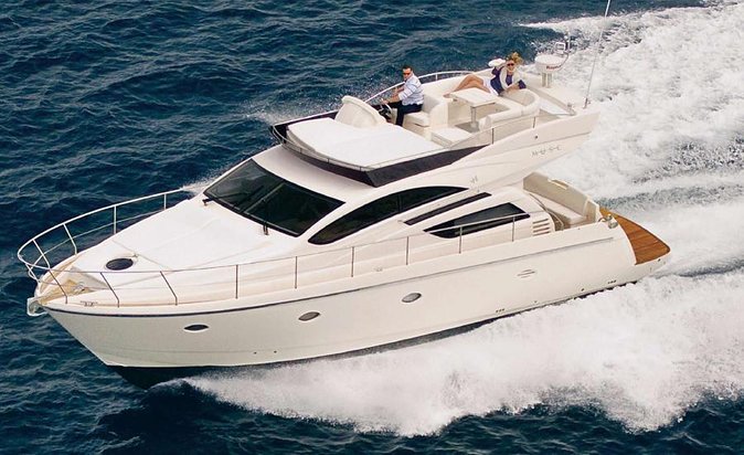 Fjordcruise in a Luxury Yacht Arctic Queen - A three-hour cruise with a local, small-boat feel