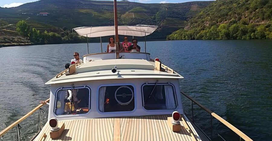 From Pinhão: Private Yacht Cruise along the Douro River - What the private yacht is like on the river