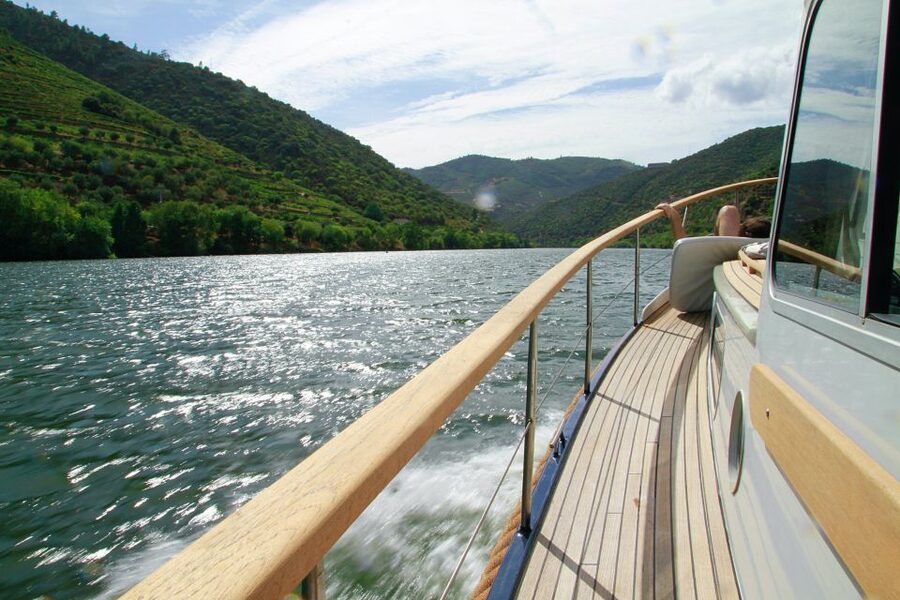 From Pinhão: Private Yacht Cruise along the Douro River - Best times and practical planning