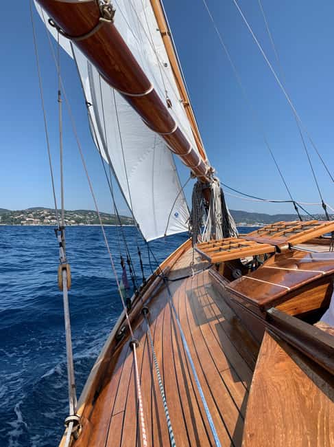 From Port Grimaud: Half-Day Classic Yacht Sailing Experience - Leaving Port Grimaud At 9 Rue de la Giscle