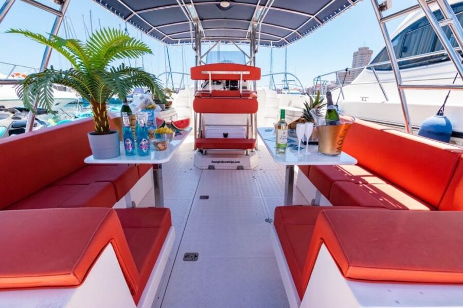 Fuengirola: Fantastic Dolphin Watching Yacht Tour with Drink - Practical preparation for the two-hour ride