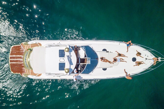 Full-Day Private Cruise in the Algarve Coast by Luxury Yacht - Alfanzina Lighthouse and the long coastal run