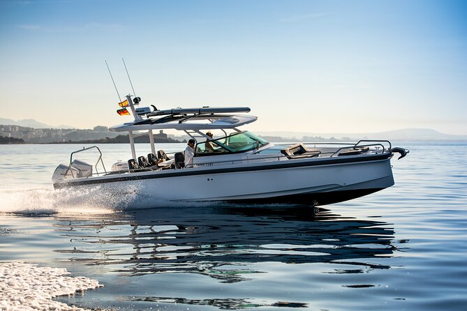 Full-Day Private Luxury Yacht Tour in Anguilla - Little Bay for snorkeling and a rock jump