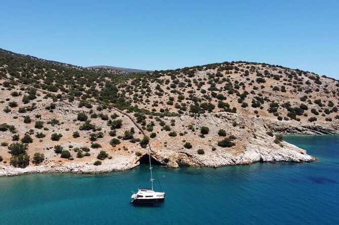 Full Day Yacht Tour in Catamaran Naxos Greece - Lunch, snacks, and the social side