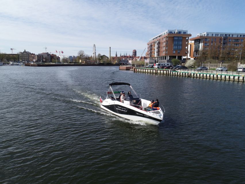 Gdańsk: Motlawa River Yacht Cruise - Small-group comfort and the open yacht