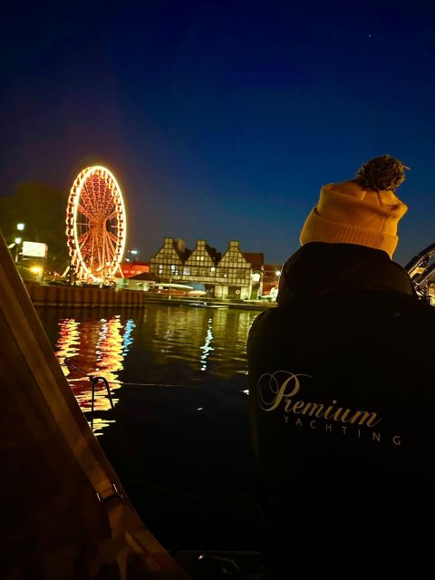 Gdansk: Scenic Evening Yacht Cruise with Welcome Drink - How the guiding can affect your experience