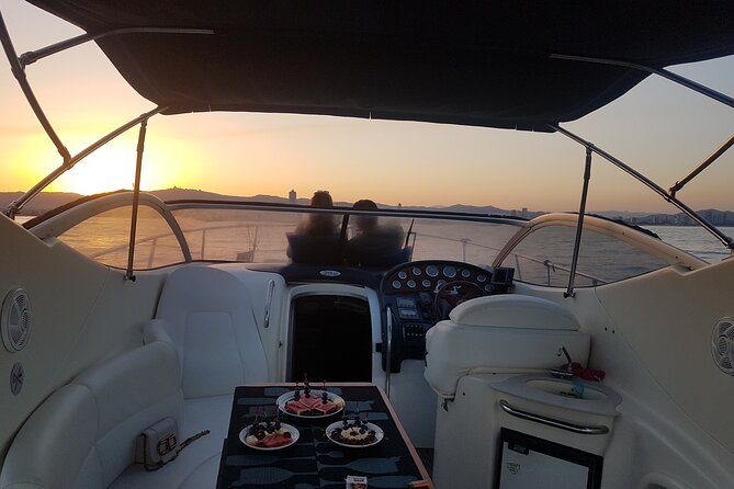 Gobbi Yacht Rental in Barcelona 9 Pax 2/4/8hs - Swimming near the Hotel W or Cala Montgat