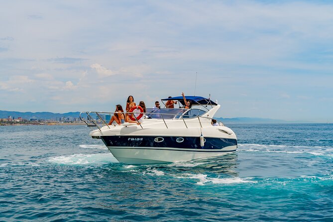 Gobbi Yacht Rental in Barcelona 9 Pax 2/4/8hs - Snacks, cava, and the social side of the trip