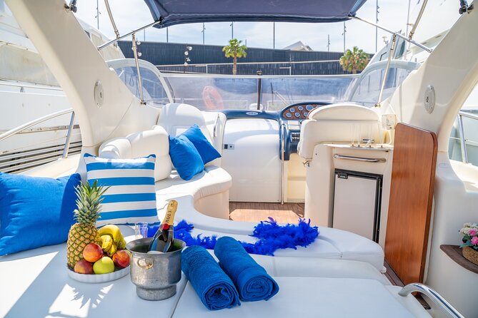 Gobbi Yacht Rental in Barcelona 9 Pax 2/4/8hs - What the Gobbi Atlantis yacht adds