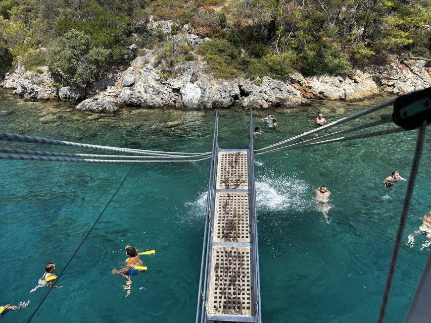 Gocek: Yacht Trip and 12 Island Full-Day Tour with Lunch - Hamam Bay combines lunch with the best-known ruins