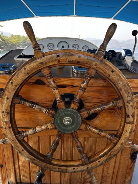Gocek: Yacht Trip and 12 Island Full-Day Tour with Lunch - Aquarium Bay is about clear water and open views