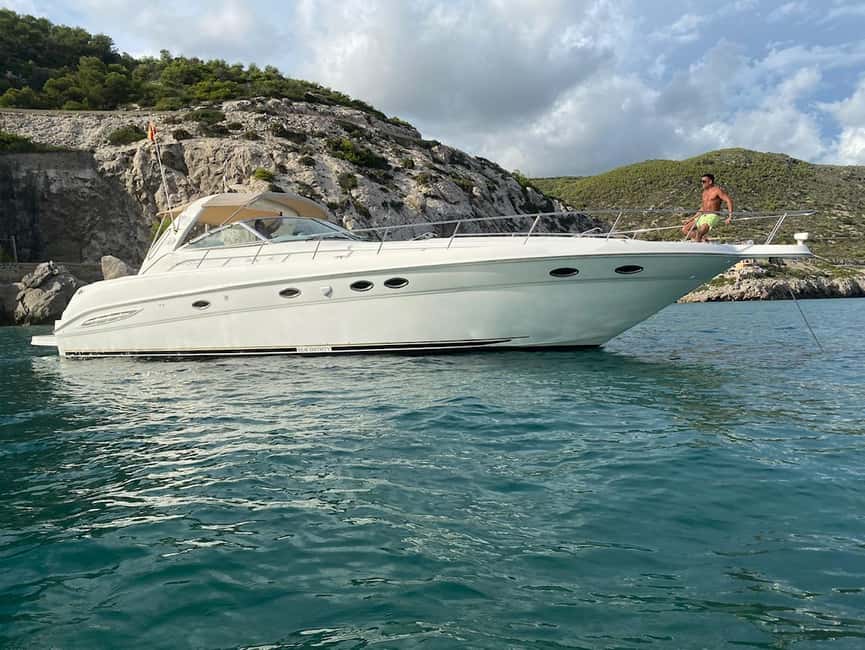Gran Canaria: Shared yacht trip with drinks, lunch, and snorkeling - The cruise toward Mogán and Perchel Cove