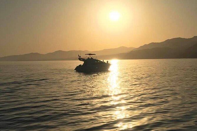 Half-Day Luxury Motor Yacht Cruise in Granada - What the four hours feel like