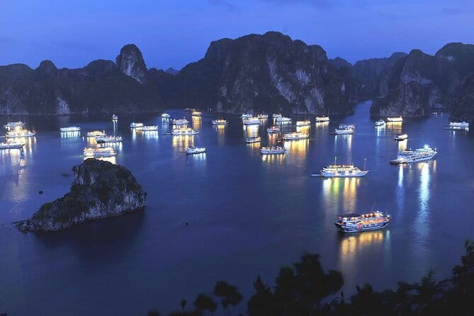 Halong Bay Day Trip Explore Caves, Kayak & Lunch by Saquila Yacht - A semi-buffet lunch with the bay outside