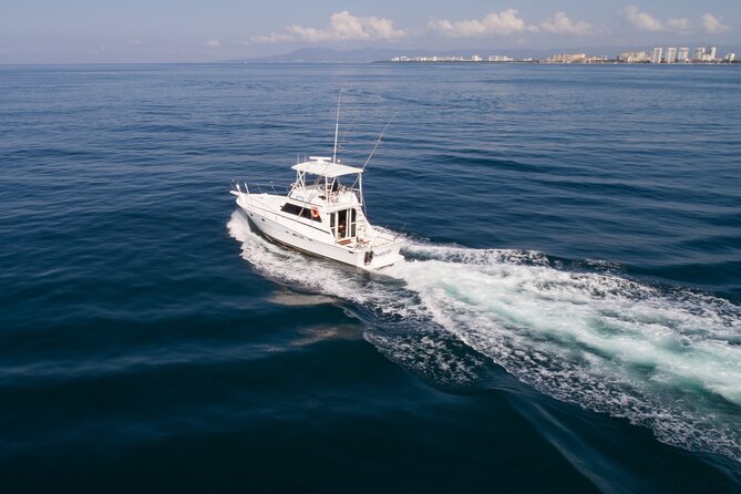Hatteras 42-44' Classic Yachts in Puerto & Nuevo Vallarta - A classic Hatteras day on Banderas Bay