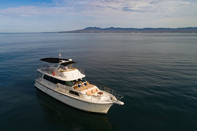 Hatteras 58-61' Luxury Yacht in Puerto Vallarta & Nuevo Nayarit - A private yacht day on Banderas Bay