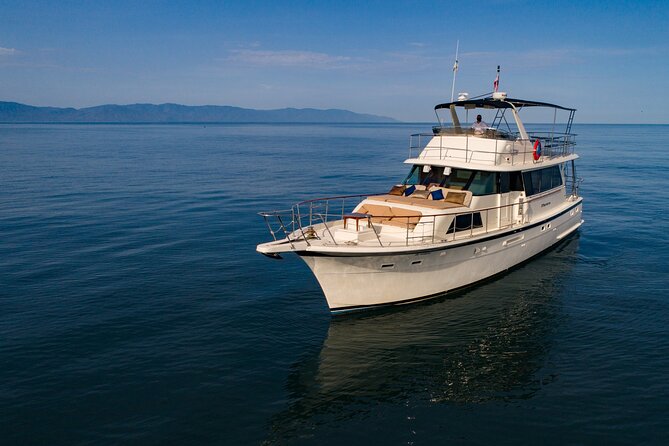 Hatteras 58-61' Luxury Yacht in Puerto Vallarta & Nuevo Nayarit - Harbor details that can affect your day