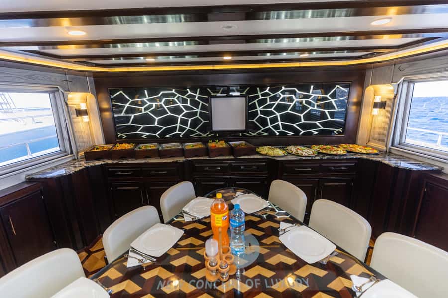 Hurghada: Luxury Private Yacht Trip with Lunch & Activities - Sailing out across the Red Sea