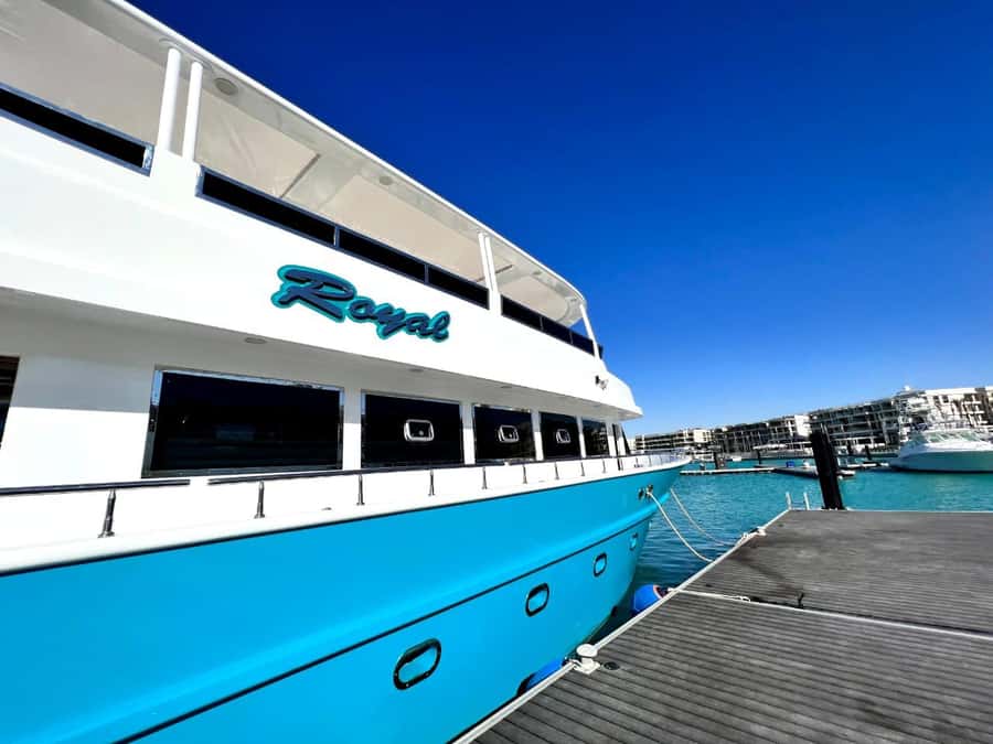 Hurghada: Luxury Private Yacht Trip with Lunch & Activities - Giftun Island and an introductory scuba session