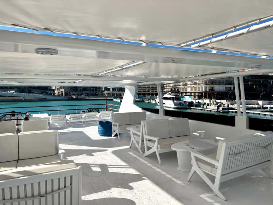 Hurghada: Luxury Private Yacht Trip with Lunch & Activities - Massage and free time onboard