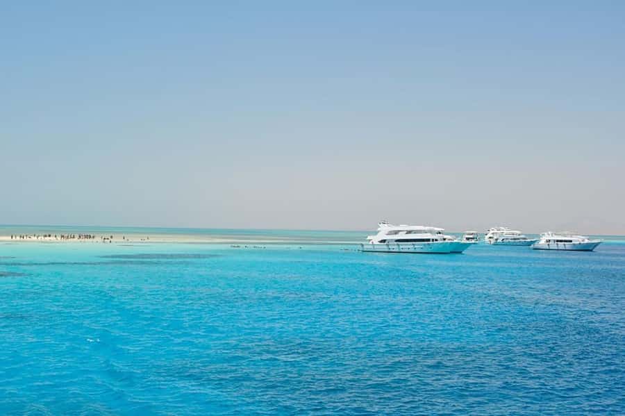 Hurghada: Luxury Private Yacht with Optional Lunch & Drinks - Lunch on deck, or drinks only