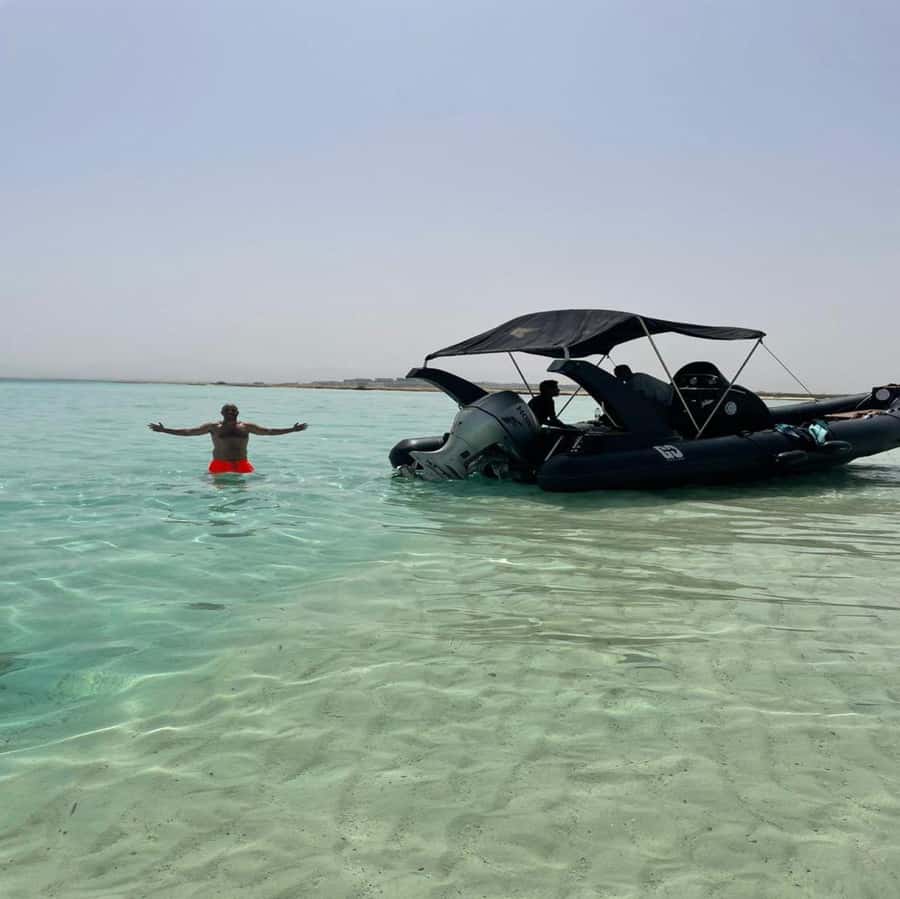 Hurghada: Private Dinner and Sunset Yacht Cruise - The ride back and the part to clarify